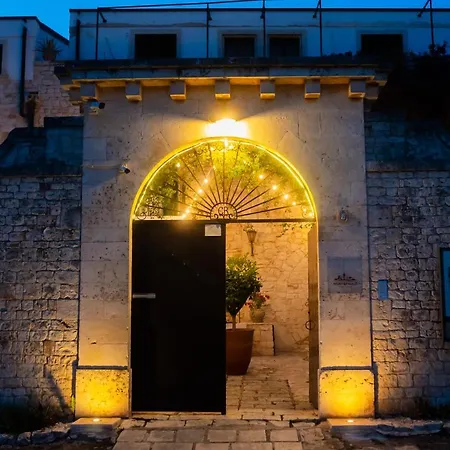Masseria Montepaolo Dimora Di Charme בית חווה *