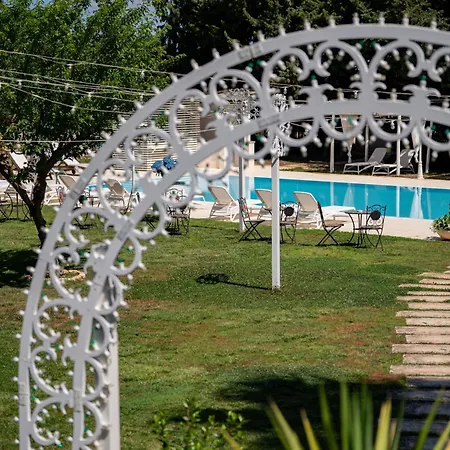Masseria Montepaolo Dimora Di Charme בית חווה *