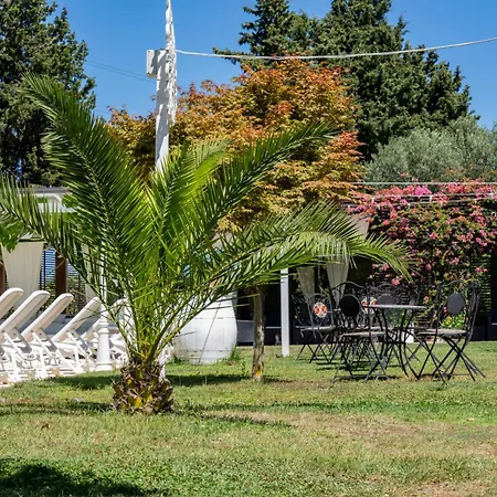 Masseria Montepaolo Dimora Di Charme בית חווה